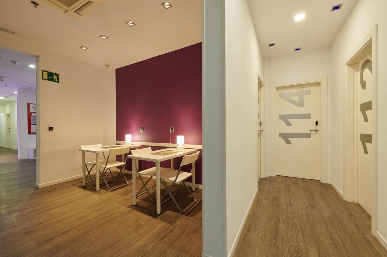 Hostal Mayerling Centro 巴塞罗那 外观 照片